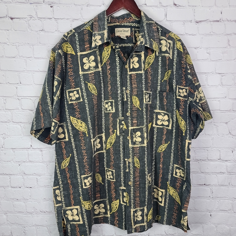 Cooke Street. Honolulu  Button Down Short sleeved collared shirt.  M Sz …